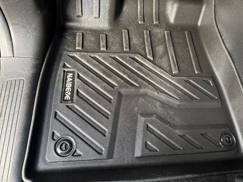 Used 2025 Honda Pilot Touring image 17