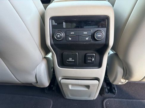 Used 2017 GMC Acadia Denali w/ Technology Package FWD image 23