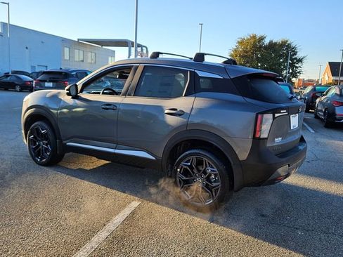 New 2026 Nissan Kicks SR FWD image 9