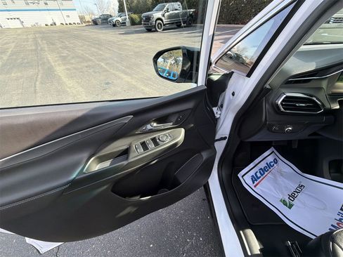 Used 2023 Chevrolet Bolt LT image 21