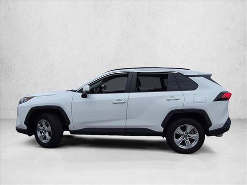 Used 2021 Toyota RAV4 XLE AWD/4WD image 8