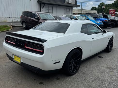 Used 2016 Dodge Challenger SRT Hellcat RWD image 4