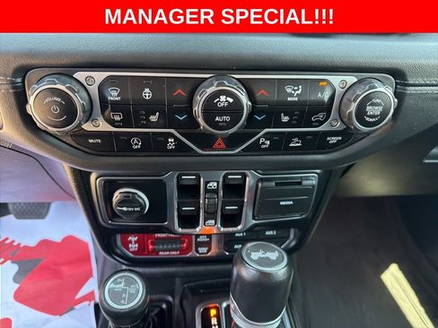 Used 2024 Jeep Wrangler Unlimited Rubicon AWD/4WD image 26