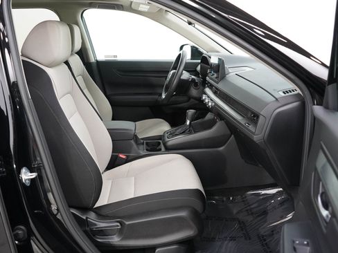 Used 2023 Honda CR-V EX image 11