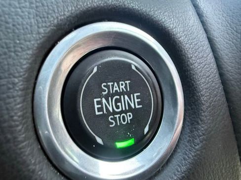 Used 2022 Chevrolet Suburban LT AWD/4WD image 23