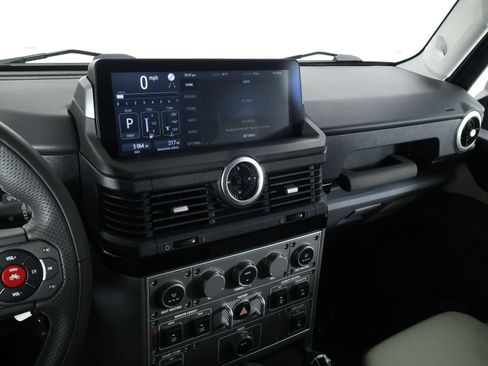 Used 2025 INEOS Grenadier Station Wagon AWD/4WD image 9