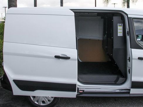 Used 2020 Ford Transit Connect XL image 11