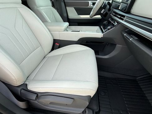 Used 2025 Hyundai Santa Fe SEL image 10