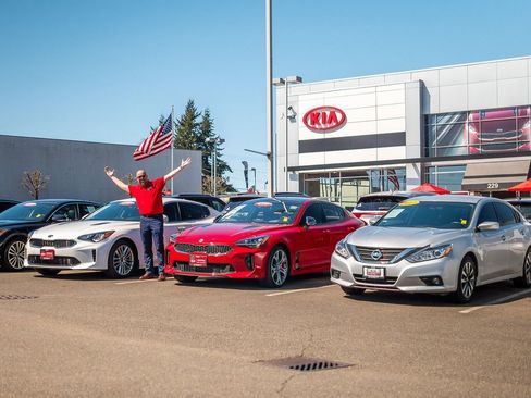 Used 2024 Toyota Corolla SE image 39