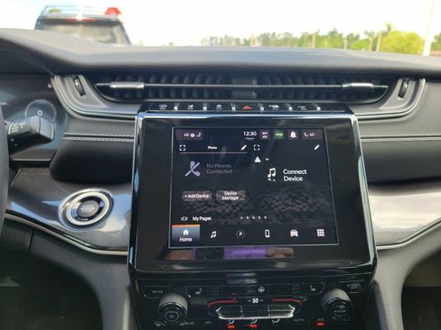 Used 2021 Jeep Grand Cherokee L Laredo w/ Luxury Tech Group I image 17