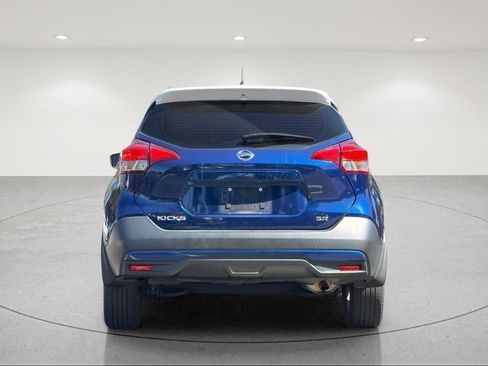 Used 2019 Nissan Kicks SR w/ SR Premium Package FWD image 4