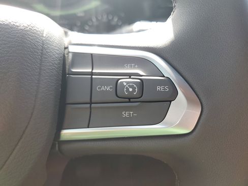 New 2026 Jeep Compass Latitude image 11