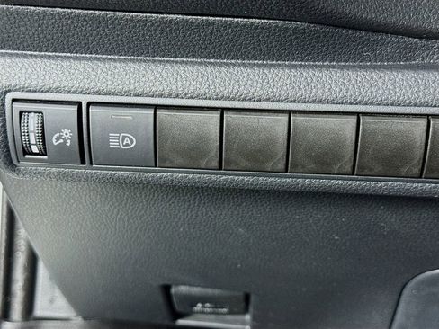 Used 2021 Toyota Corolla LE image 14