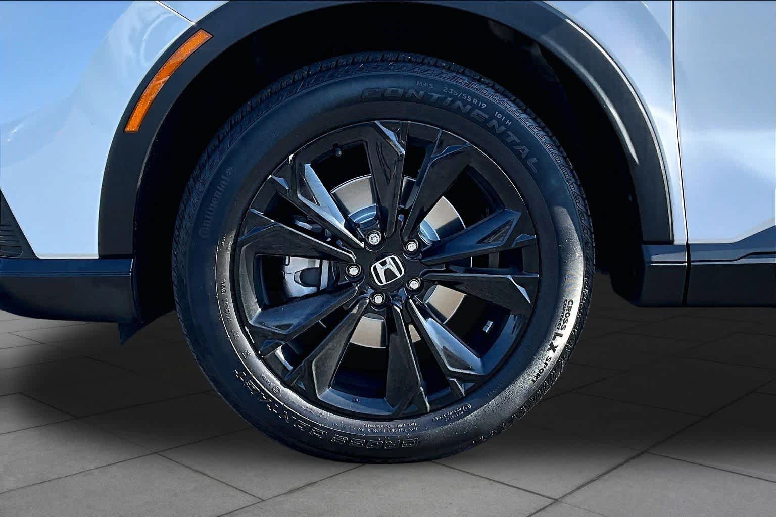 Used 2025 Honda CR-V Sport Touring image 11