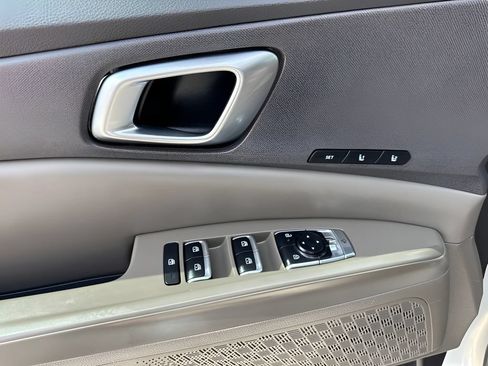 Used 2025 Kia Carnival SX FWD image 28