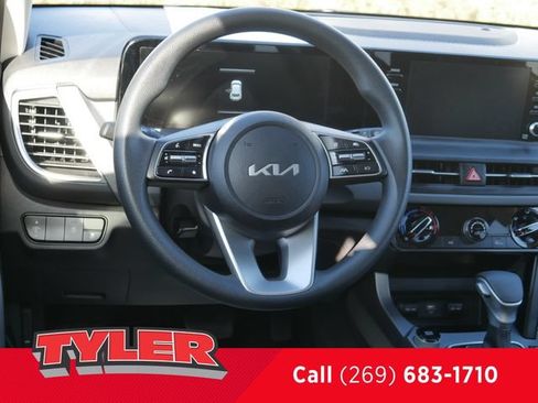 Used 2024 Kia Seltos LX AWD/4WD image 37