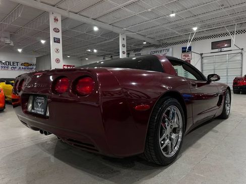 Used 2003 Chevrolet Corvette Coupe w/ Preferred Equipment Group RWD image 3
