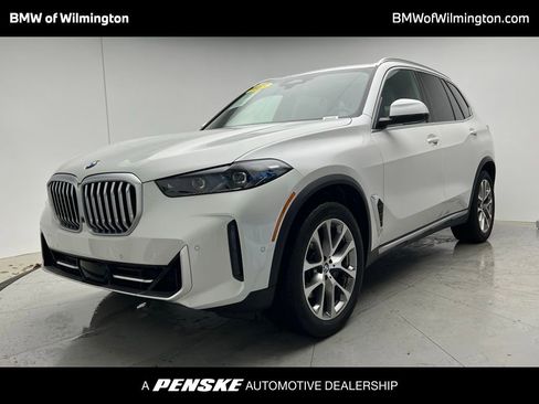 Certified 2025 BMW X5 xDrive40i AWD/4WD image 1