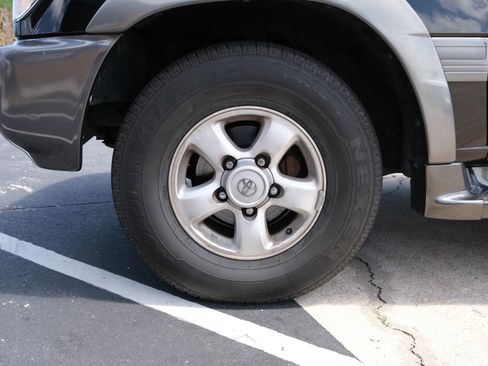 Used 2000 Toyota Land Cruiser AWD/4WD image 12