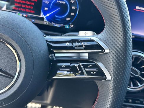 Used 2024 Mercedes-Benz EQB 300 4MATIC image 14