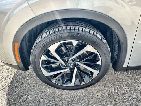 Used 2024 Mitsubishi Outlander SE image 32