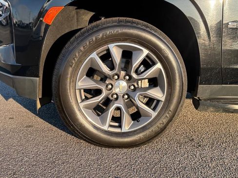 Used 2021 Chevrolet Suburban LT w/ Max Trailering Package image 9