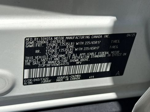 Used 2025 Toyota RAV4 XLE AWD/4WD image 20