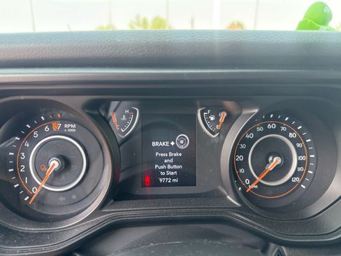 Used 2025 Jeep Gladiator Sport AWD/4WD image 6