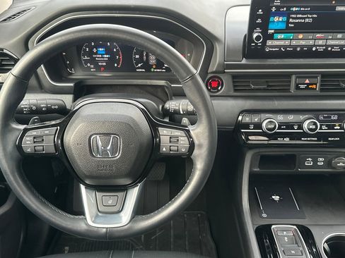 Used 2025 Honda Pilot Elite image 14