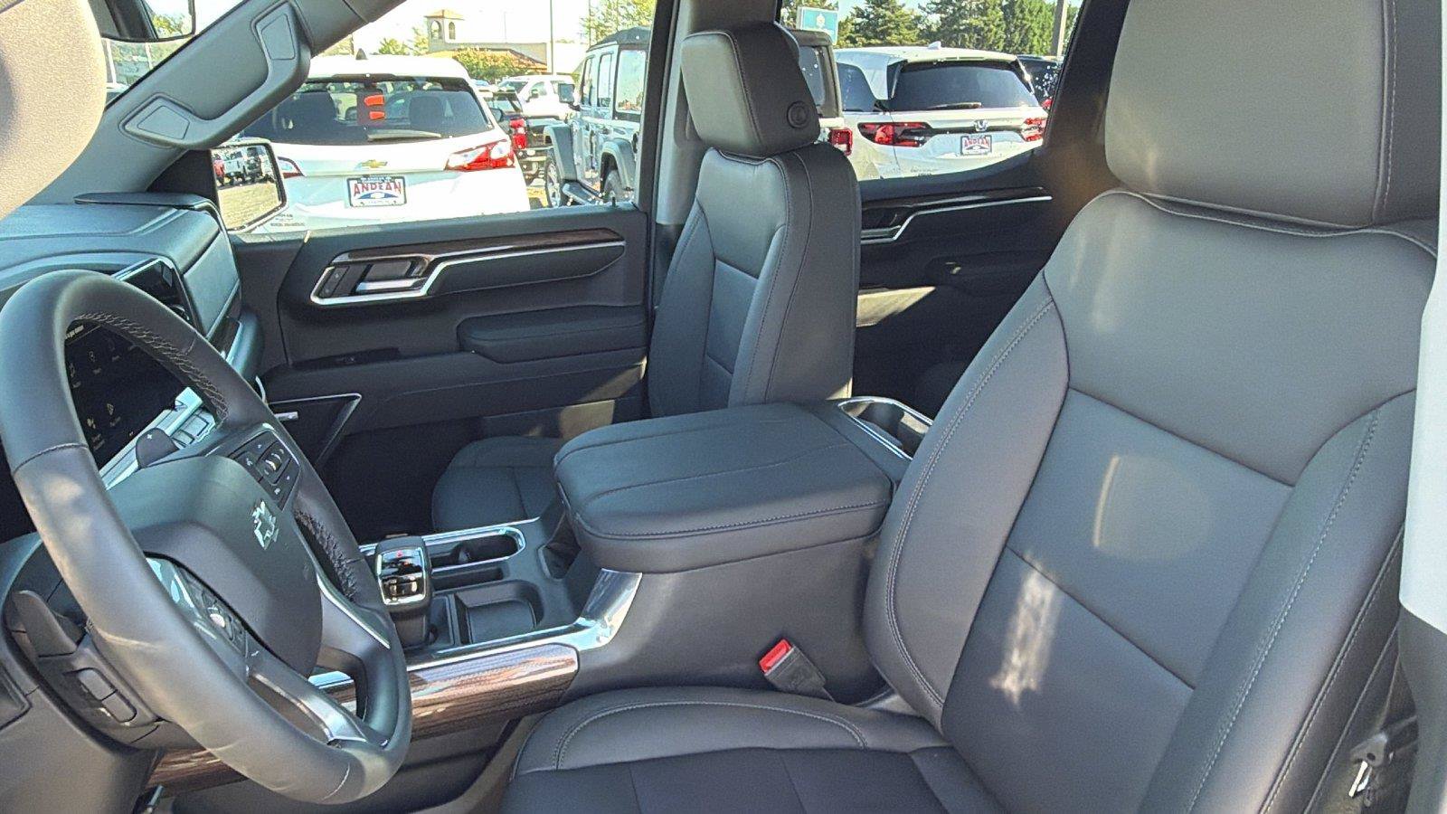 New 2026 Chevrolet Silverado 1500 RST AWD/4WD image 17
