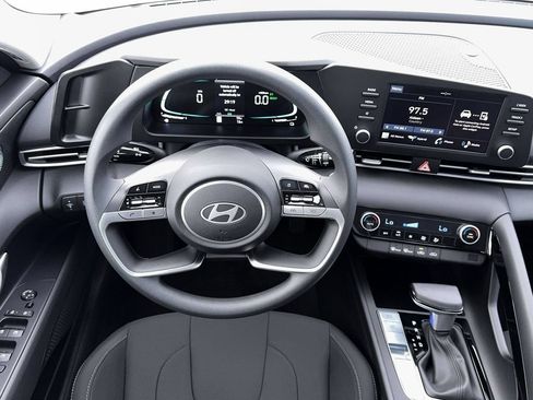New 2026 Hyundai Elantra Hybrid FWD image 17