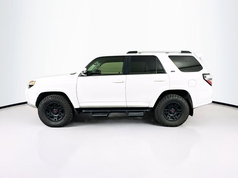 Used 2019 Toyota 4Runner SR5 Premium image 4