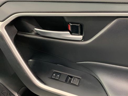 Used 2022 Toyota RAV4 XLE image 38