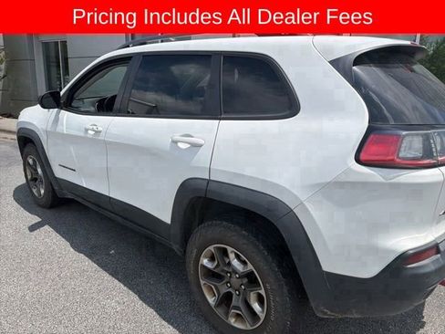 Used 2019 Jeep Cherokee Trailhawk w/ Comfort/Convenience Group AWD/4WD image 18