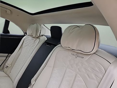 New 2025 Bentley Flying Spur Plug-In Hybrid AWD/4WD image 33