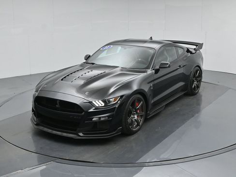 Certified 2021 Ford Mustang Shelby GT500 w/ Carbon Fiber Track Pack RWD image 34