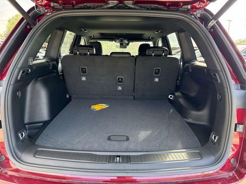 New 2025 Jeep Grand Cherokee Altitude RWD image 7