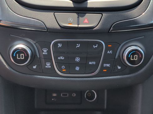 Certified 2024 Chevrolet Equinox RS FWD image 20