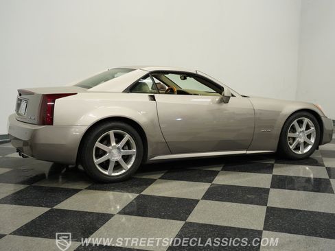 Used 2004 Cadillac XLR image 13