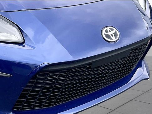 Used 2025 Toyota GR86 Premium w/ ALL Weather Mat Package (TMS) RWD image 28
