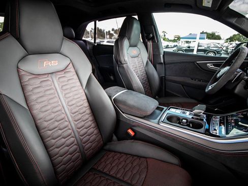 Used 2025 Audi RS Q8 performance image 53