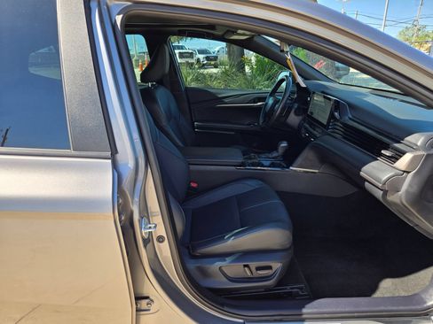 Used 2025 Toyota Camry XSE FWD image 24