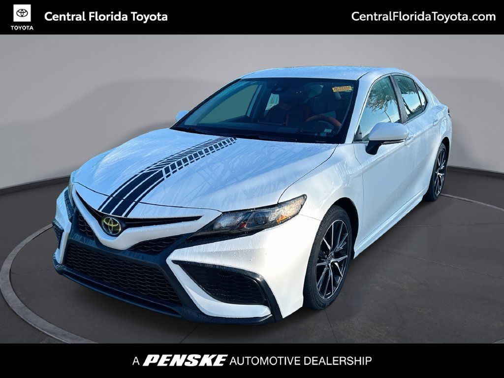 Used 2023 Toyota Camry SE FWD image 1