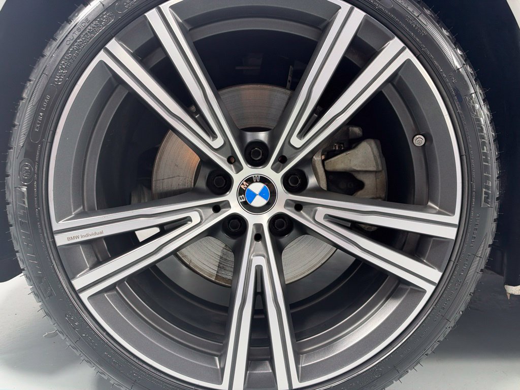 Used 2023 BMW 330i xDrive Sedan w/ Premium Package AWD/4WD image 9