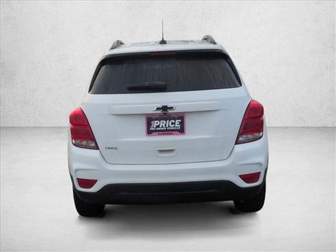 Used 2022 Chevrolet Trax LT w/ Sport Edition image 6