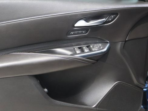 Used 2025 Cadillac XT4 Sport w/ Technology Package image 20