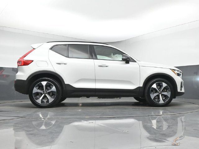 Used 2023 Volvo XC40 B5 Plus w/ Protection Package Premier AWD/4WD image 44