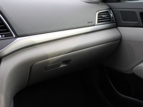 Used 2017 Hyundai Elantra SE FWD image 15