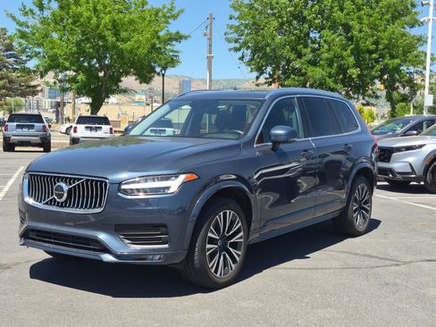 Used 2021 Volvo XC90 T5 Momentum w/ Climate Package AWD/4WD image 10