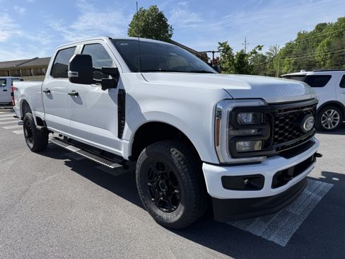 New 2026 Ford F250 XL AWD/4WD image 3